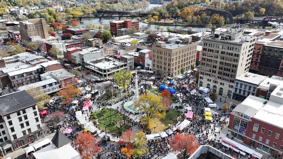 More Photos Of 32 N 3rd St, Easton General Retail For Lease