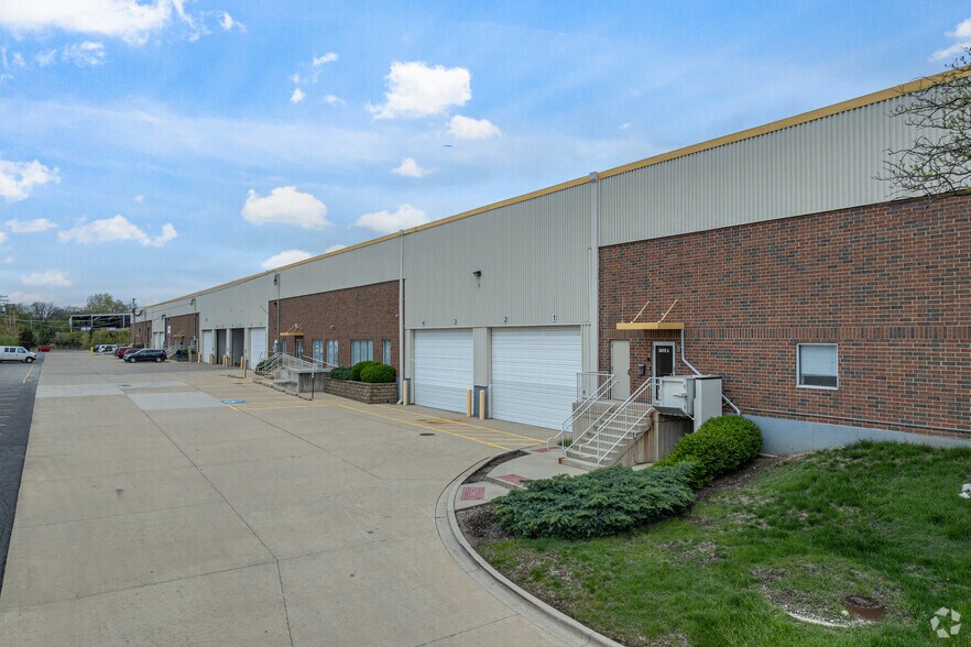 Primary Photo Of 450 S Lombard Rd, Addison Warehouse For Lease