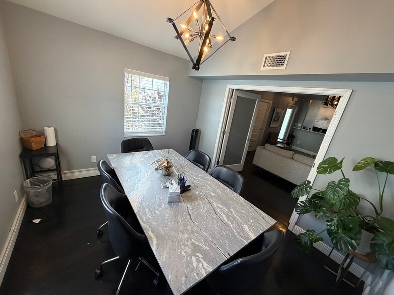 More Photos Of 3714 W Horatio St, Tampa Office For Sale