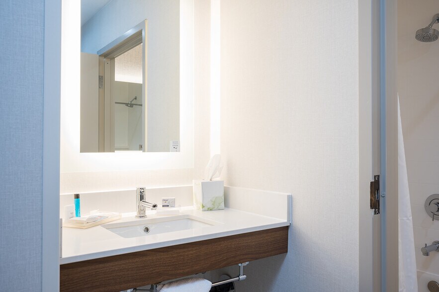 More Photos Of 775 N Oak Park Blvd, Grover Beach Hotel For Sale