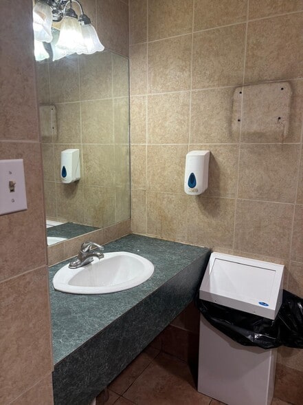 More Photos Of 3211-3235 17 Av SE, Calgary General Retail For Lease