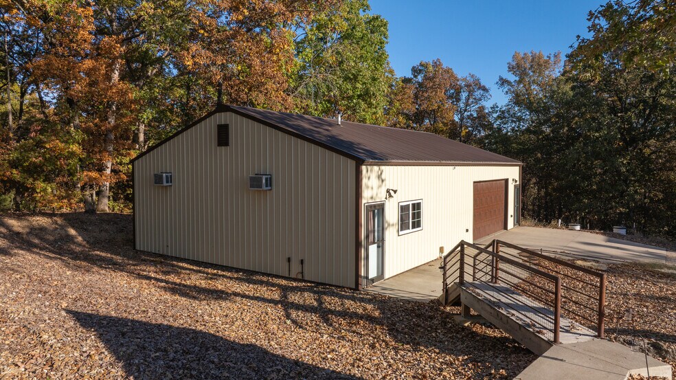 More Photos Of 283 Broken Post, Richland Specialty For Sale