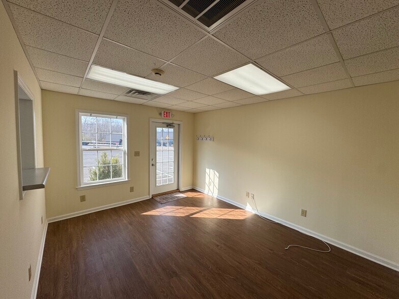 More Photos Of 172 Luyben Hills Rd, Kingston Springs Medical For Lease