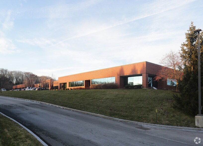 More Photos Of 31 British American Blvd, Latham Office For Lease