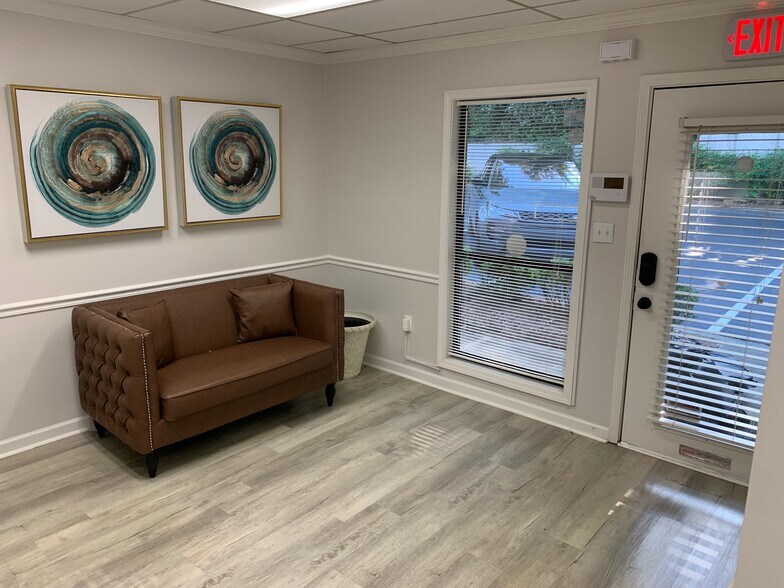 More Photos Of 875 Old Roswell Rd, Suite C-200, Roswell Office For Lease