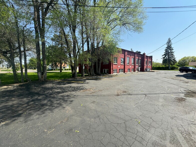 More Photos Of 437 33rd Ave N, Saint Cloud Office For Sale