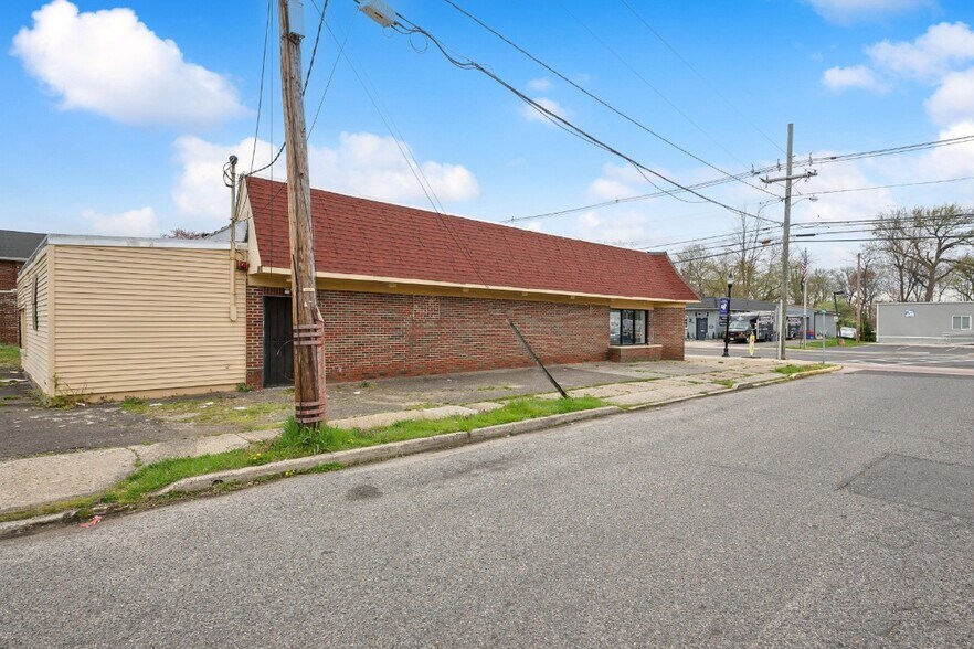 More Photos Of 402 W Kings Hwy, Mount Ephraim Freestanding For Sale