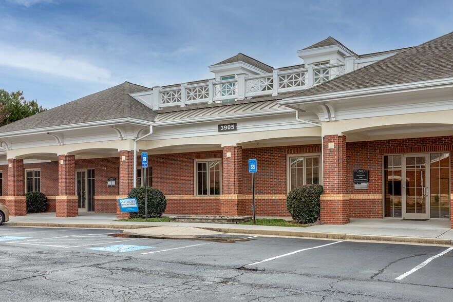 More Photos Of 3905 Johns Creek Ct, Suwanee Medical For Lease