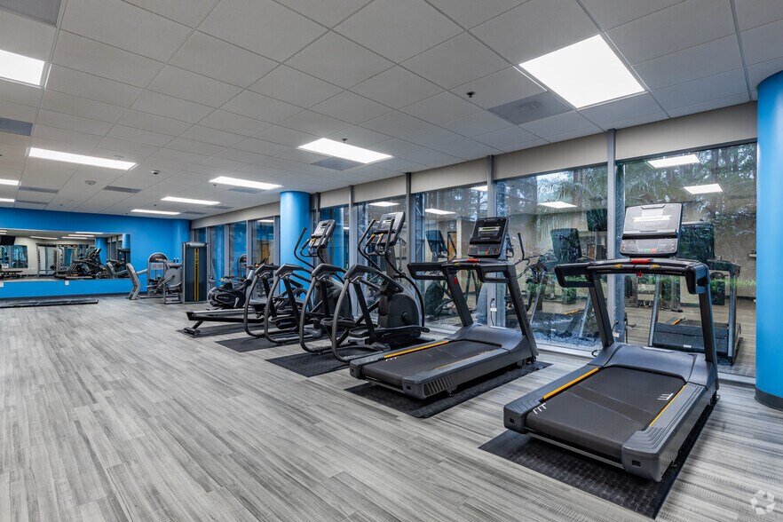 More Photos Of 2301 Lucien Way, Maitland Office For Lease