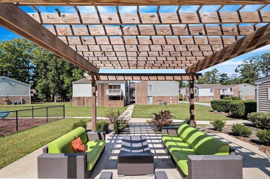 More Photos Of 104 Landmark Ct, Newport News Apartments For Sale