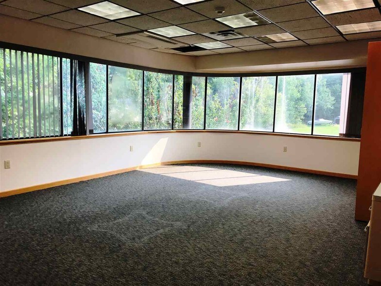 More Photos Of 40 Jericho Rd, Berlin Office For Sale