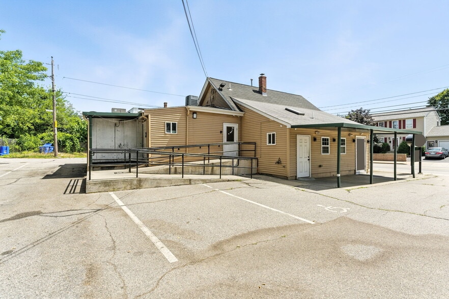 More Photos Of 568 Providence St, West Warwick Restaurant For Sale