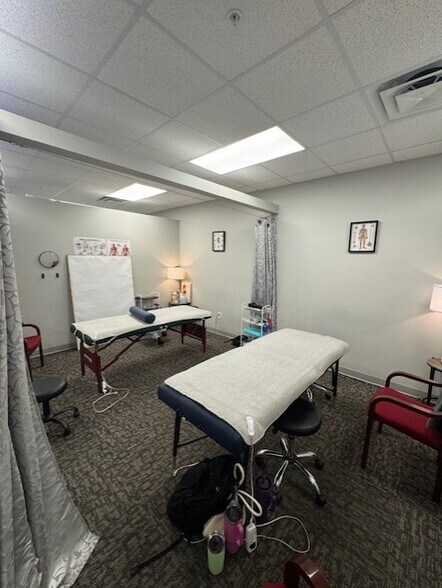 More Photos Of 7341 Office Park Pl, Melbourne Office Residential For Lease