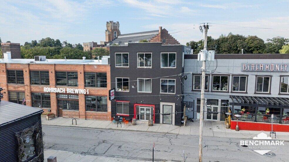 More Photos Of 127-131 Railroad St, Rochester Loft Creative Space For Lease
