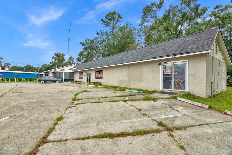 More Photos Of 315 S Welborn St, Hinesville Office For Sale