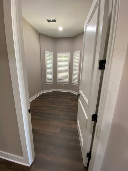 More Photos Of 144 Old Town Blvd N, Argyle Office For Lease