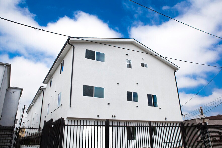 Primary Photo Of 11503 New Hampshire Ave, Los Angeles Apartments For Sale