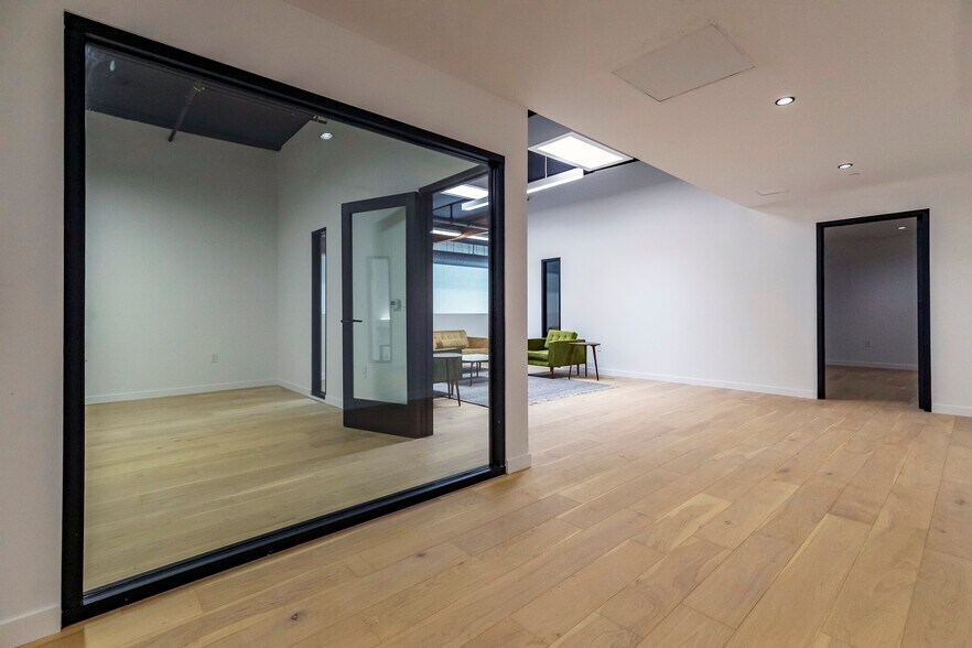 More Photos Of 371 S Anderson St, Los Angeles Flex For Lease