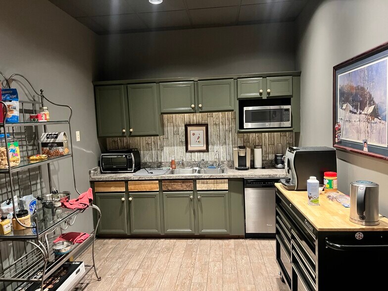 1860 W Winchester Rd, Libertyville, IL 60048 Loft Creative Space For