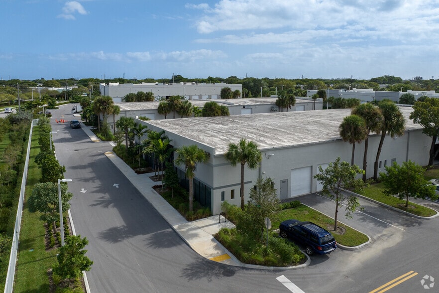 More Photos Of 3420 NW 27th Ave, Pompano Beach Unknown For Lease