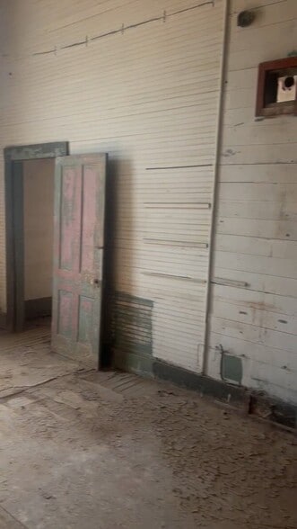 Primary Photo Of 101 College Ave, Weatherford Storefront Retail Office For Sale