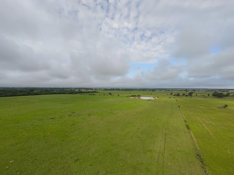 More Photos Of 415 Veterans Memorial Dr, Navasota Land For Sale