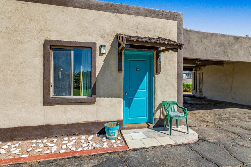 More Photos Of 537 S Country Club Dr, Mesa Hotel For Sale