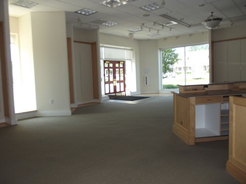 More Photos Of 699 Bultman Dr, Sumter Storefront Retail Office For Lease