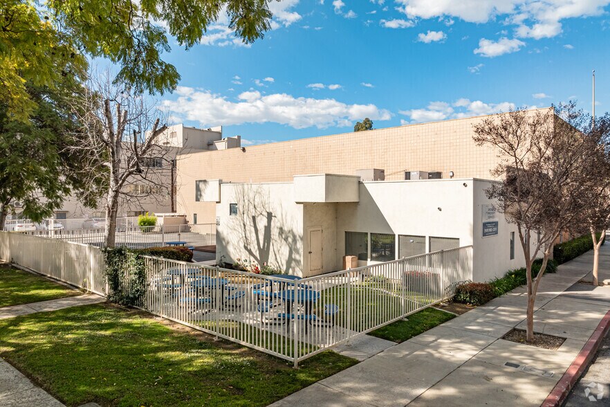 More Photos Of 436 W 4th St, Pomona Office For Lease