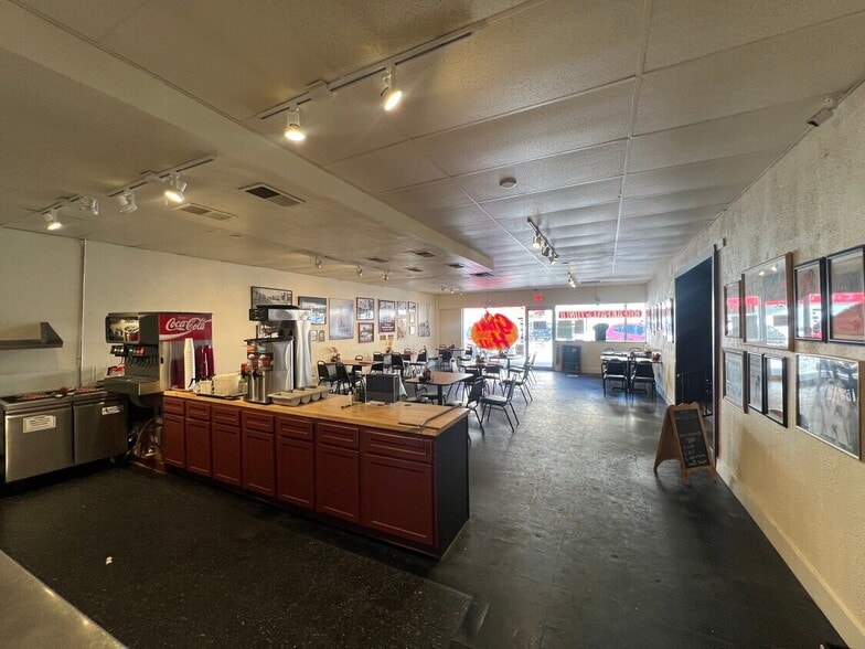 More Photos Of 322 SW 25th St, Oklahoma City Restaurant For Lease