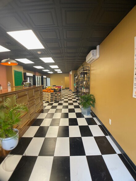 More Photos Of 391-393 Hawthorne Ave, Newark General Retail For Sale