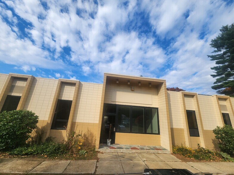 More Photos Of 686 Patriots Rd, Templeton Industrial For Sale