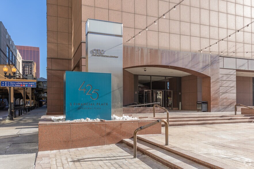 More Photos Of 400 S LaSalle St, Chicago Office For Sale