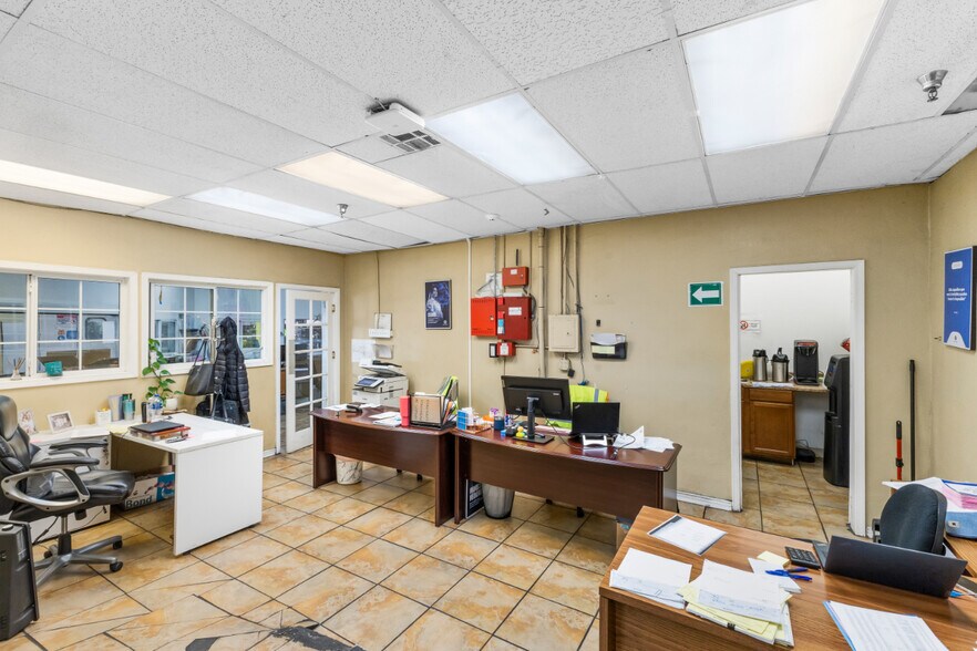 More Photos Of 1601 E 4th Ave, El Paso Industrial For Sale