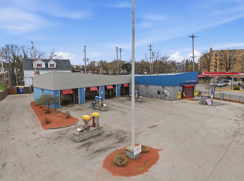 More Photos Of 15610 Lake Shore Blvd, Cleveland General Retail For Sale
