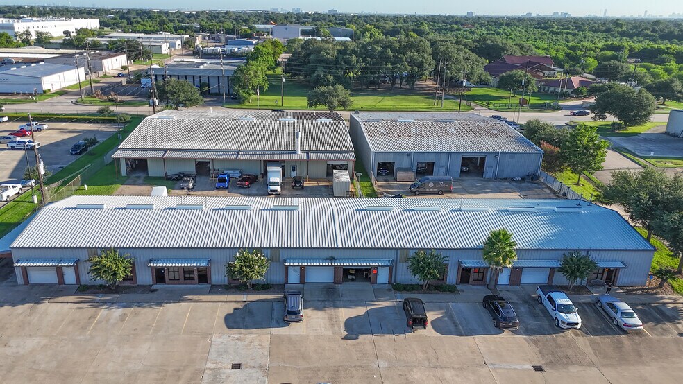More Photos Of 13110 Mula Ct, Stafford Light Distribution For Lease