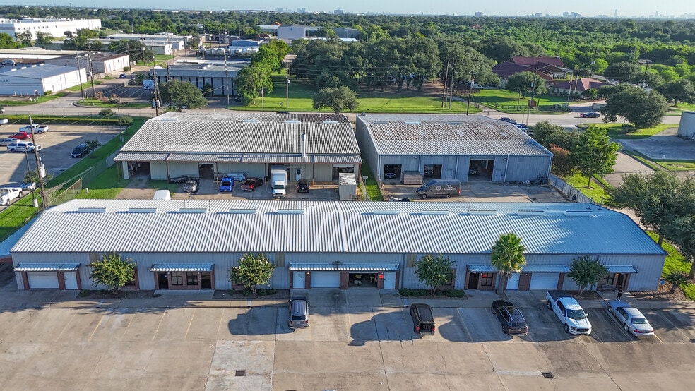 More Photos Of 13110 Mula Ct, Stafford Industrial For Lease