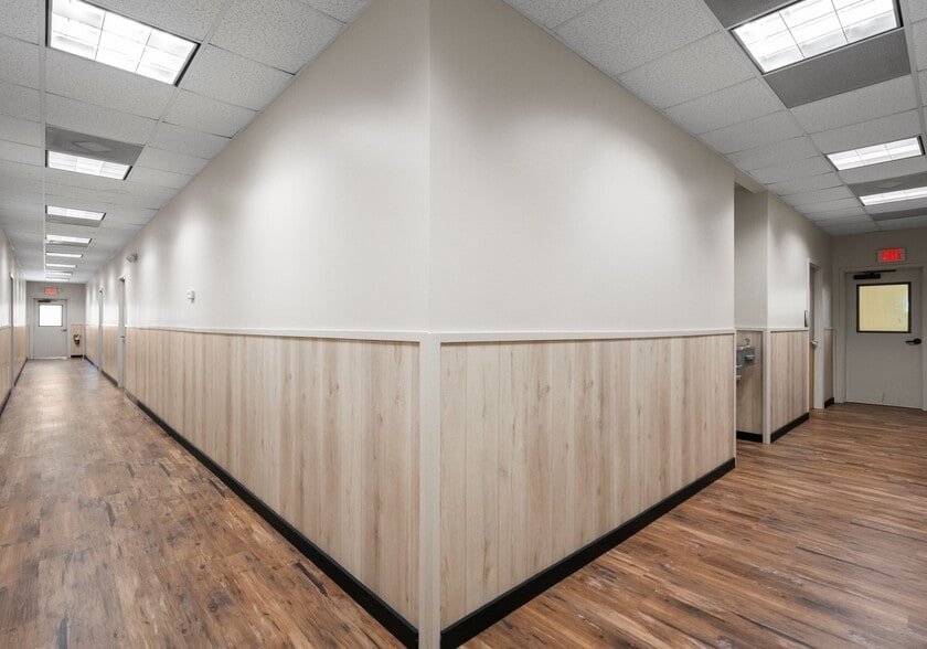 More Photos Of 17015 Kenton Dr, Cornelius Storefront Retail Office For Lease