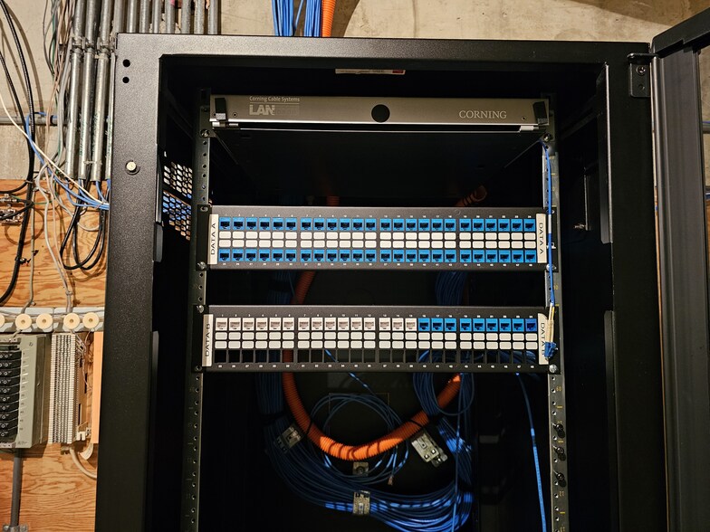 More Photos Of 1093 Appleton Rd, Menasha Office For Sale