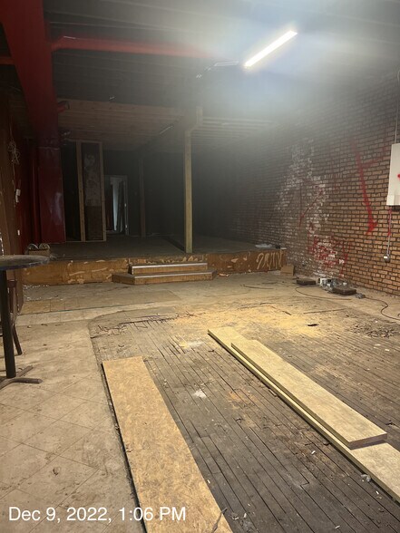 More Photos Of 4818 S Pulaski Rd, Chicago Storefront Retail Residential For Lease