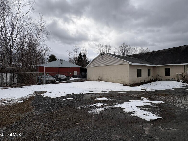 More Photos Of 18 Leonard St, Gansevoort Service Station For Sale
