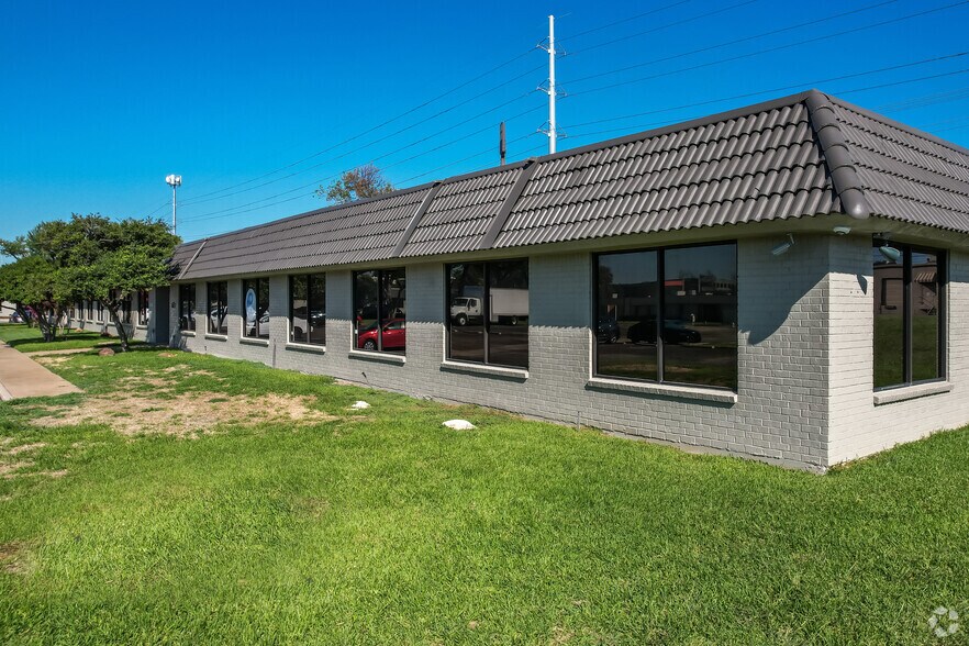 Primary Photo Of 14330 Midway Rd, Farmers Branch Unknown For Lease