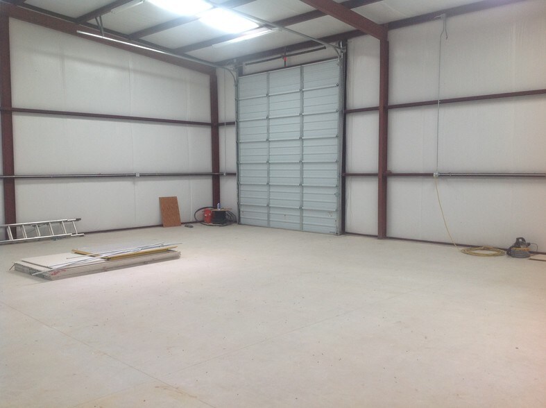 More Photos Of 18838 FM 2252, San Antonio Warehouse For Lease