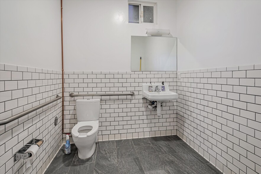 More Photos Of 34-38 Mason St, San Francisco Loft Creative Space For Sale