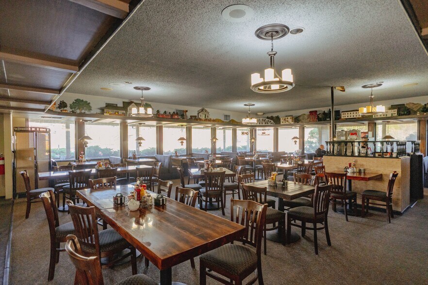 More Photos Of 5159 CA-140, Mariposa General Retail For Sale