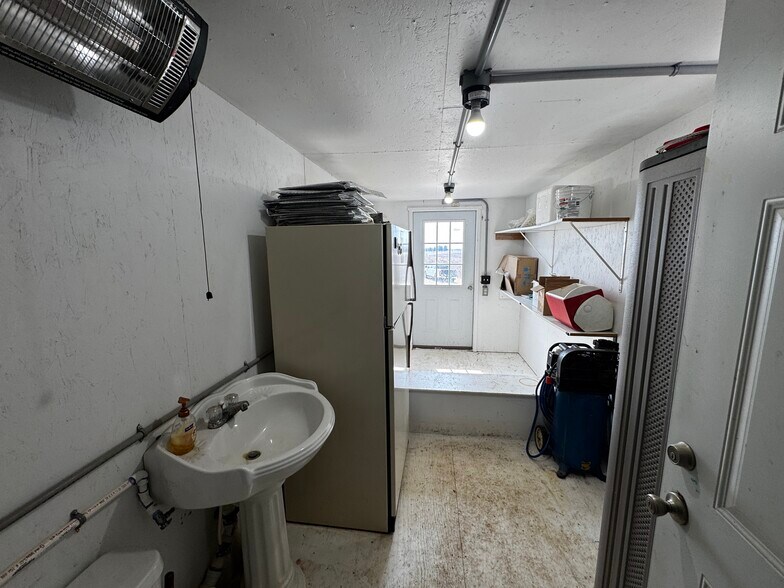 More Photos Of N5000 Co M hwy, Darien Warehouse For Sale