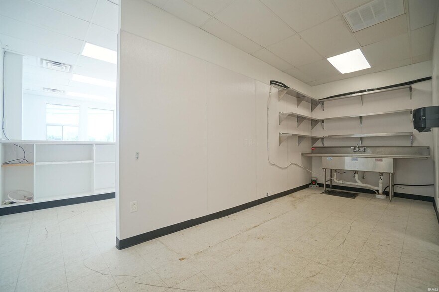 More Photos Of 2950 Frontage Rd, Warsaw Restaurant For Sale