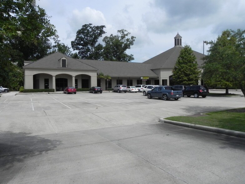 More Photos Of 4710 O'Neal Ln, Baton Rouge Storefront For Lease