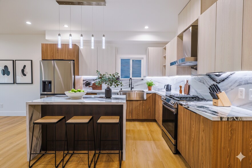 More Photos Of 4842 W 17th St, Los Angeles Apartments For Sale