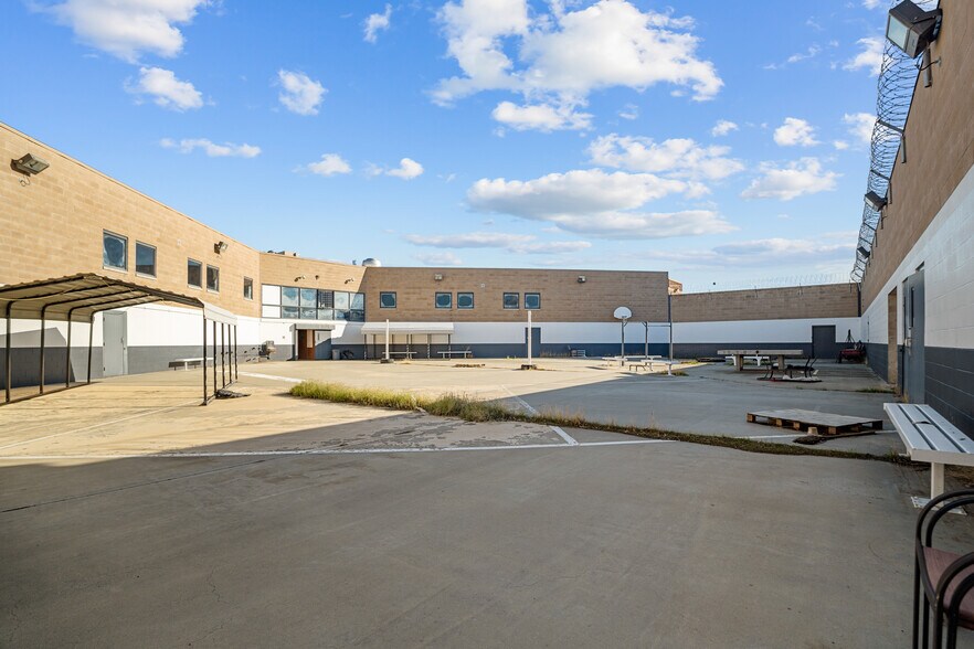 More Photos Of 185 W Gale Ave, Coalinga Correctional Facility For Sale
